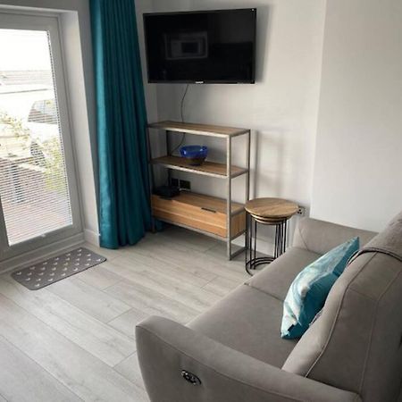 Luxury Mumbles View Studio Apartment Суонси Экстерьер фото